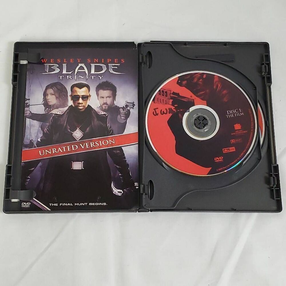 Blade Trinity (Unrated Version, 2-Disc) - Picture 2 of 4